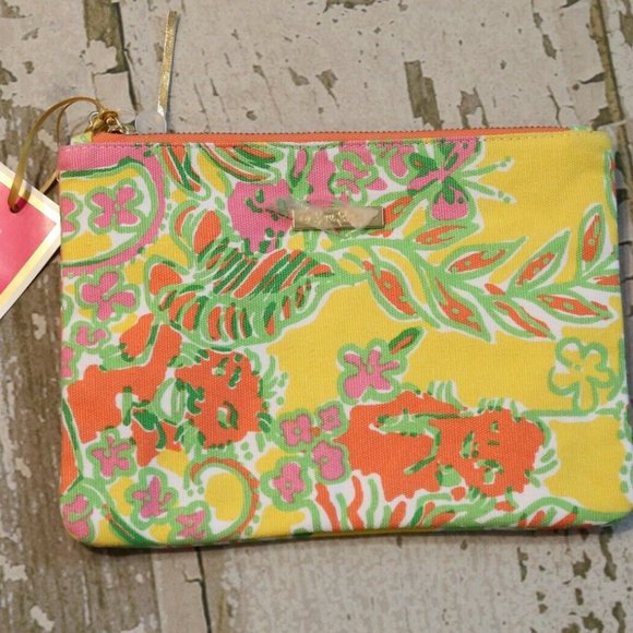 Lilly Pulitzer for Target Handbags - NWT LILLY PULITZER for Target Cosmetic bag NEW Lilly Pulitzer for Target Handbags - NWT LILLY PULITZER for Target Cosmetic bag NEW